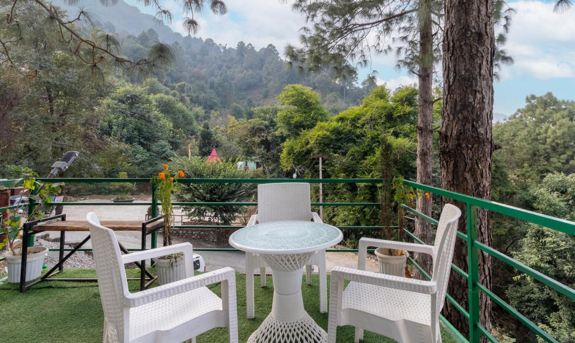 Treebo Vista Lago With Lake View Otel Bhīm Tāl Dış mekan fotoğraf